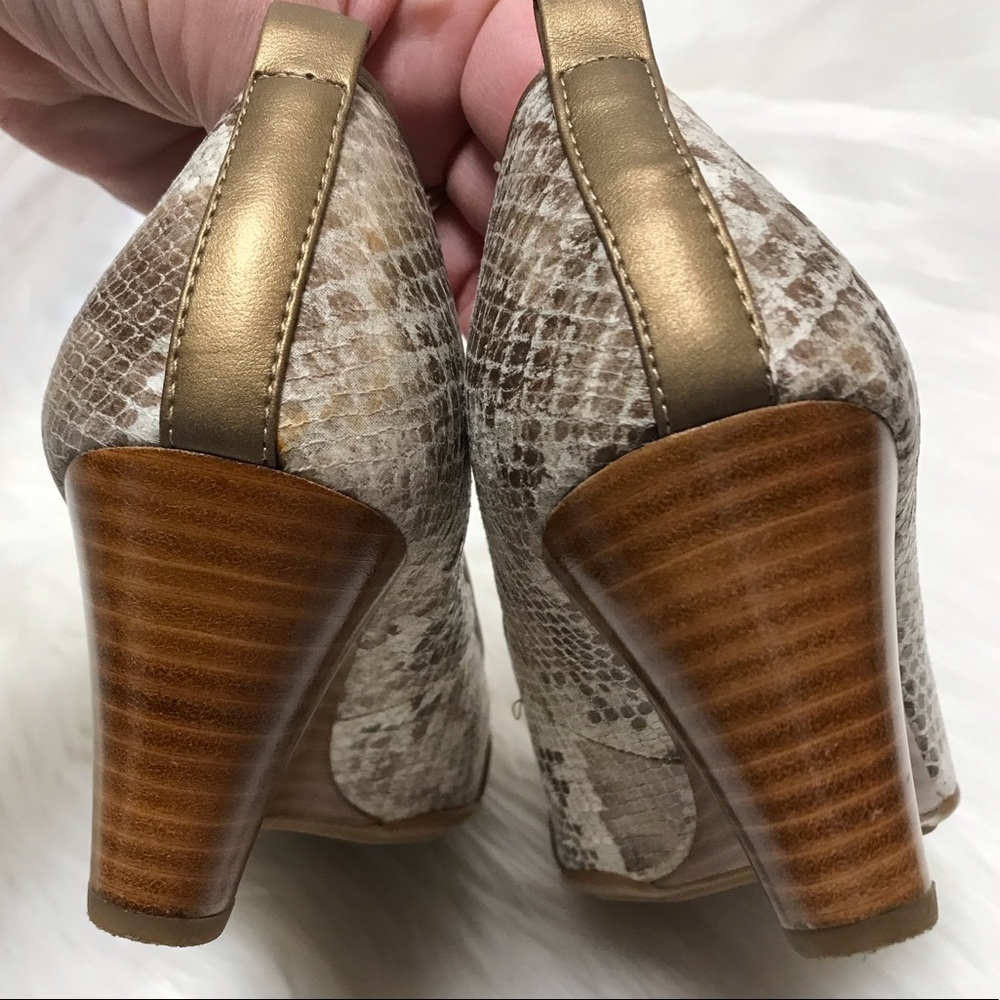 Sofft Snakeskin Print Peep Toe Wedges 8 - Picture 2 of 8